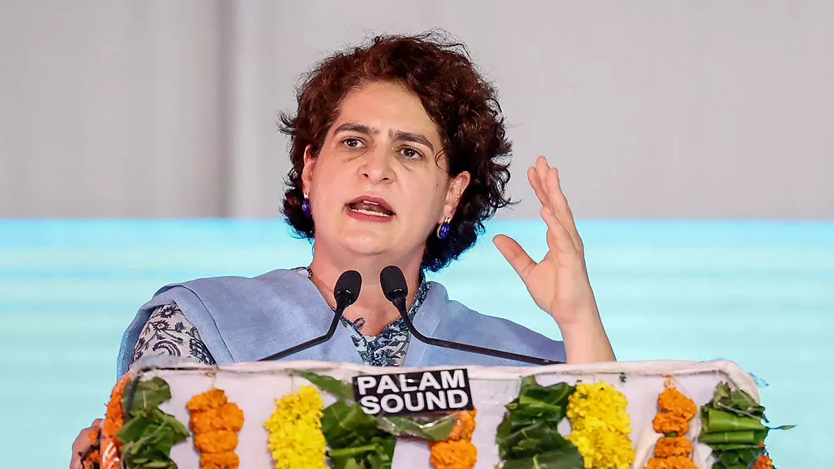 प्रियंका बोलीं- Modi विदेश में उद्योगपतियों के लिए डील करते हैं, आज करोड़ों के काफिले में चल रहे हैं